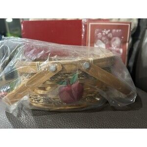2003 AVON HOME FRAGRANCE COLLECTION APPLE CINNAMON SPICE BASKET NOS